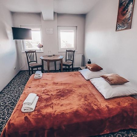 Pervaza Hotel Panevėžys Buitenkant foto