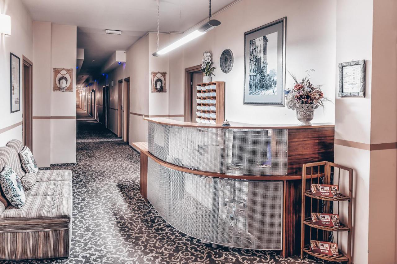 Pervaza Hotel Panevėžys Buitenkant foto