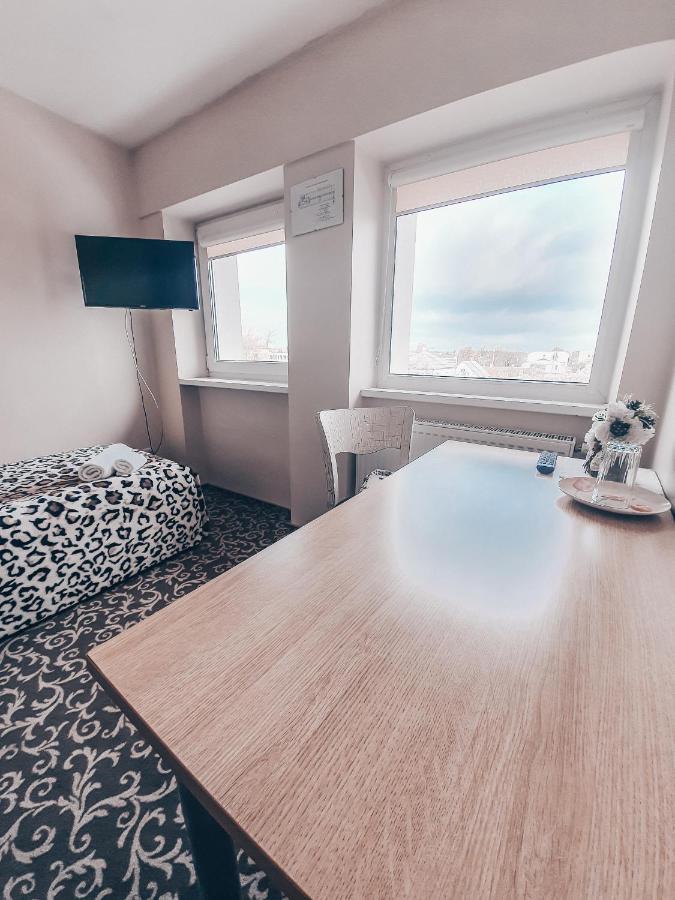 Pervaza Hotel Panevėžys Buitenkant foto