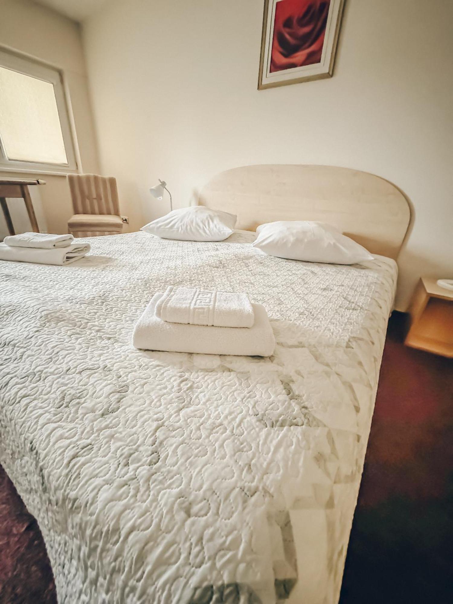 Pervaza Hotel Panevėžys Buitenkant foto