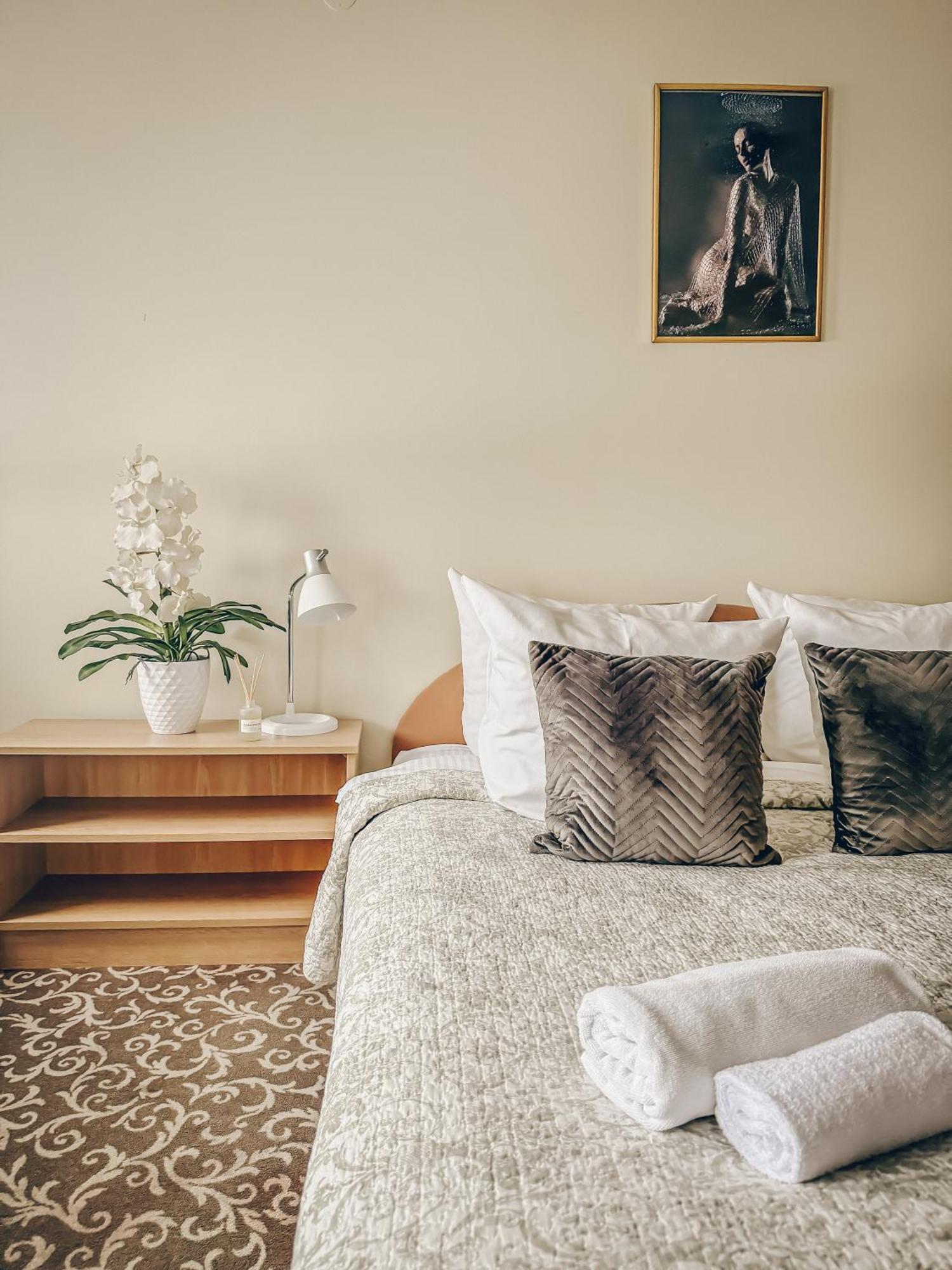 Pervaza Hotel Panevėžys Buitenkant foto